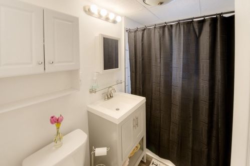 31 Indian Lk Pkwy, Worcester MA 01605-1215 exterior