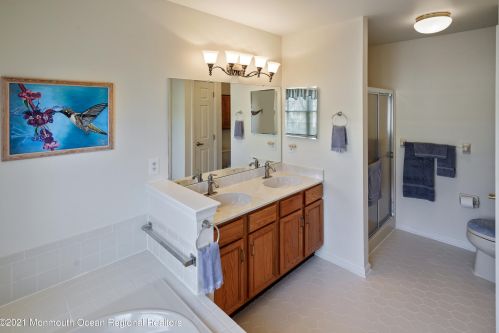 11 Manchester Ct, Jackson Twp NJ 08527-3972 exterior