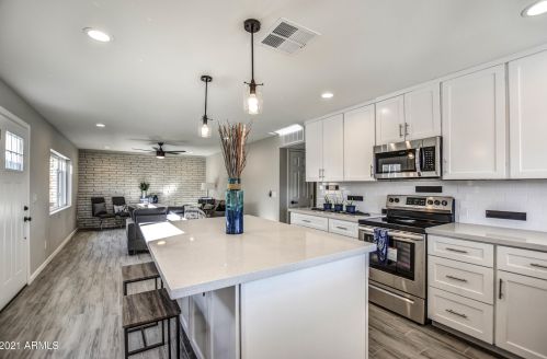 3155 Altadena Ave, Phoenix AZ 85029-3211 exterior