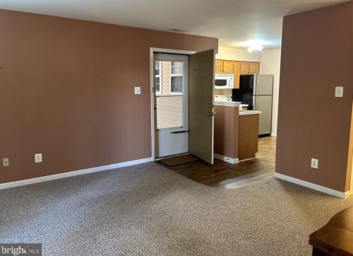 1422 Tristram Cir, West Deptford NJ 08051-2265 exterior