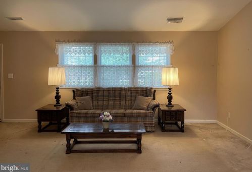 1845 Pasadena Ave, West Deptford, NJ 08096-4318