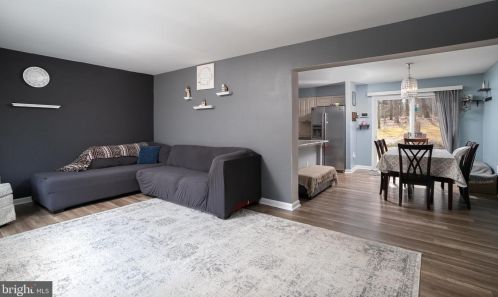 808 Mail Ave, West Deptford NJ  08096-6515 exterior