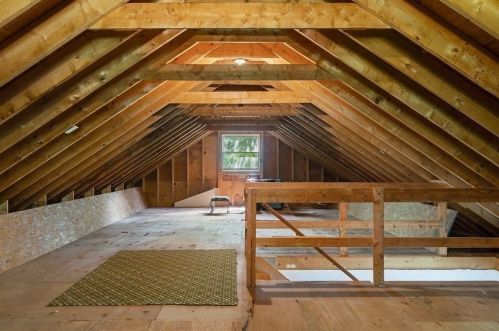 2 Jonathan Rd, Burlington MA 01803-1414 exterior