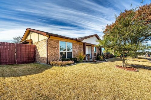 3613 Cheyenne Trl, Garland, TX 75044-6766