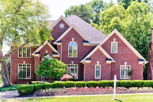 15012 Frst Oaks Dr, Louisville KY  40245-6507 exterior