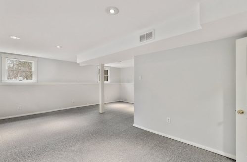 347 Prospect St, Hingham MA 02061-1140 exterior