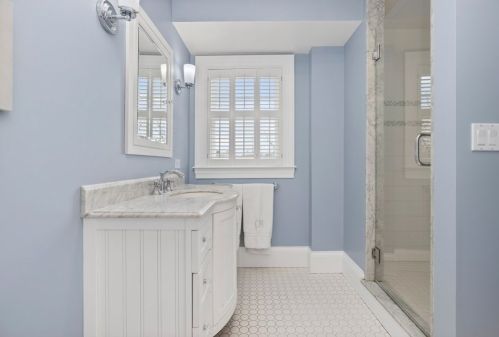 77 Windsor Rd, Newton MA 02468-1504 exterior