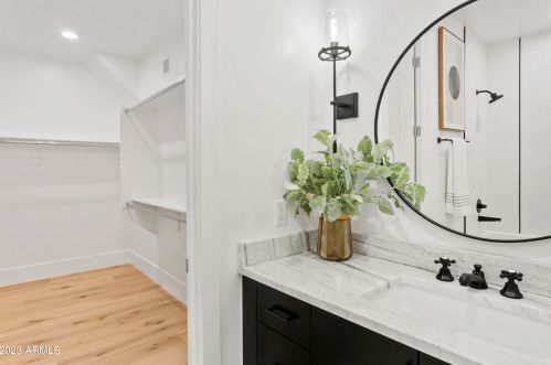 222 Belmont Ave, Phoenix AZ  85021-7229 exterior