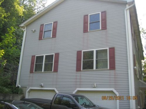 37 Ludlow Rd, South Hadley, MA 01075-3052