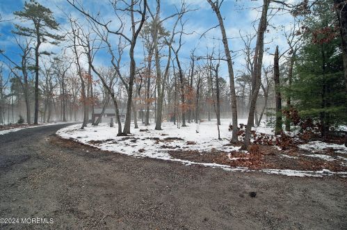 1062 Lakehurst Ave, Jackson Twp NJ 08527-5250 exterior