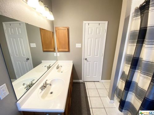 4825 Crestpoint Ln, Garland TX 75043-6514 exterior