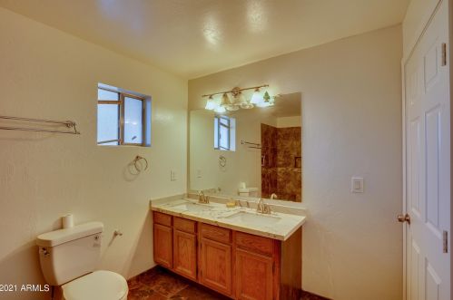 2031 37 Dr, Phoenix AZ 85053-2807 exterior