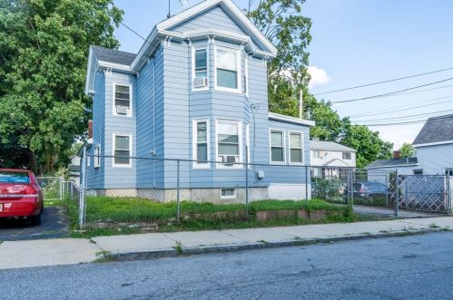 17 Camden St, Lawrence, MA 01841-1001