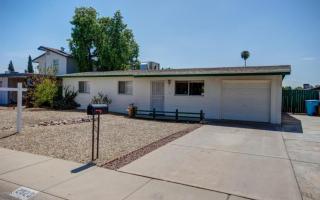 2923 Paradise Dr, Phoenix AZ  85029-3308 exterior