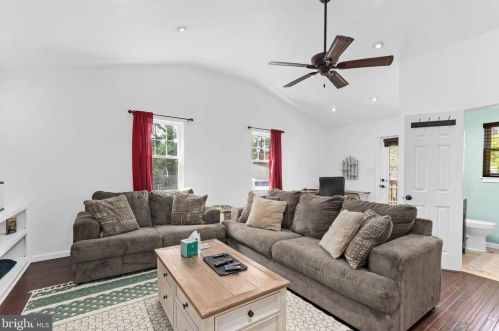 467 Hemlock Ter, West Deptford NJ  08096-2813 exterior