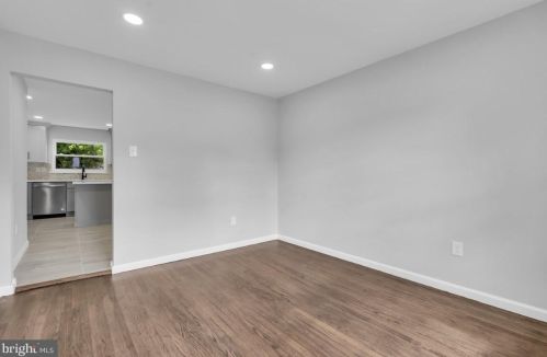 23 Wellington Pl, Burlington NJ  08016-3329 exterior