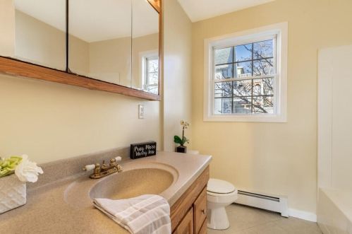 16A-16B Sigourney St, Worcester MA exterior