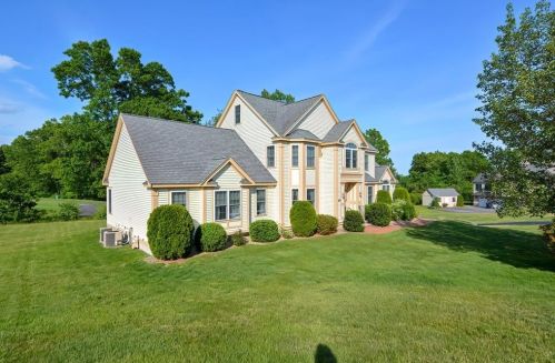 10 Kettle Way, Dracut, MA 01826-2757