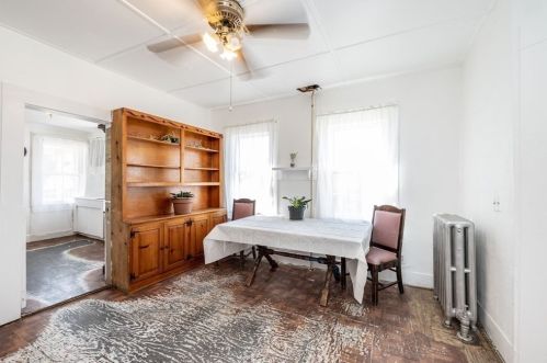 17 Pleasant St, Montgomery MA 01085-3719 exterior