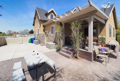 2161 Lorita Way, Sandy UT 84093-6514 exterior