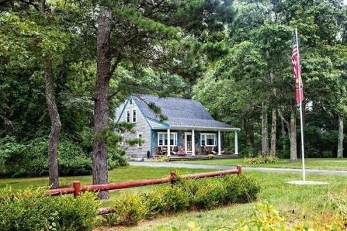 4 Jonathan Cir, Plymouth, MA 02360-1767