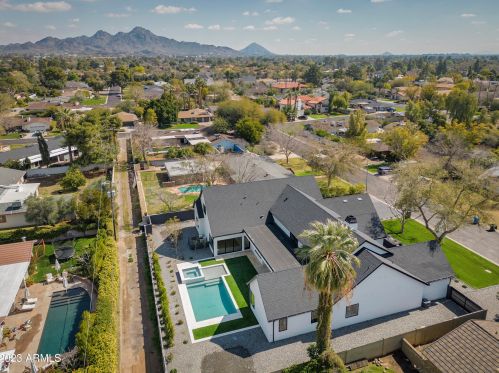 222 Belmont Ave, Phoenix AZ  85021-7229 exterior