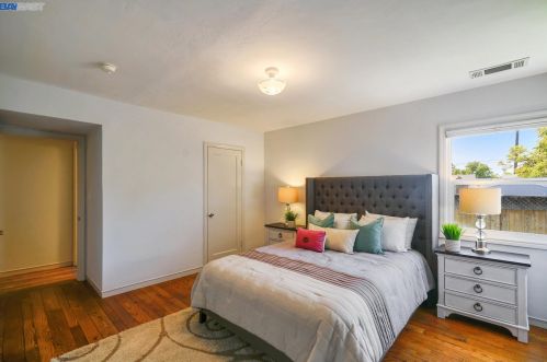 2165 Bradhoff Ave, San Leandro CA 94577-6119 exterior