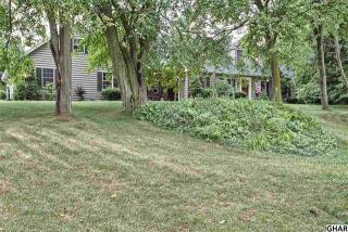 70 Nelson Dr, Carlisle PA  17015-9337 exterior