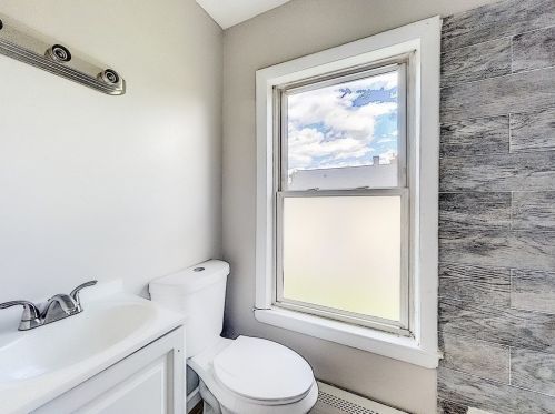 16 Frederick St, Montgomery MA 01085-3180 exterior