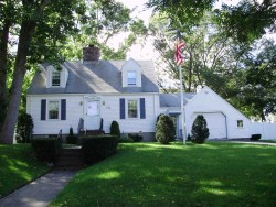 71 Freeman St, Newton, MA 02466-1212