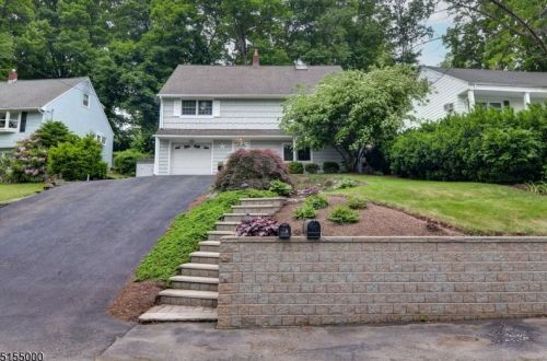 13 Beech Ct, Skyline Lakes NJ 07456-2503 exterior