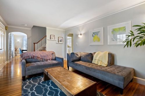 73 Grandview Rd, Arlington MA  02476-7430 exterior