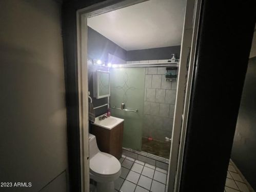 1832 38 Dr, Phoenix AZ 85053-3733 exterior