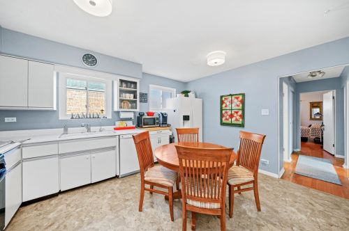 2738 Oak Park Ave, Forest View IL 60402-2535 exterior