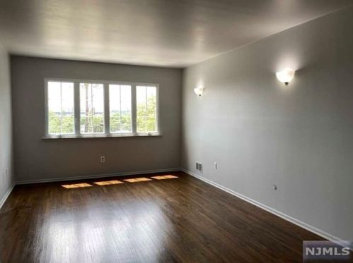 634 Bergen St, East Newark NJ  07029-2208 exterior