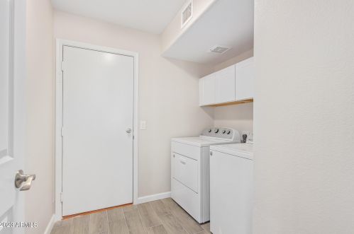 1222 Beverly Ln, Phoenix AZ 85032-3408 exterior