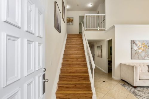 6 Palamedes, Irvine CA 92604-1930 exterior