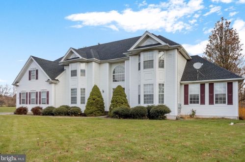 7 Field Rd, Milford, NJ 08848-1975