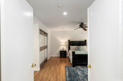 6 Palamedes, Irvine CA 92604-1930 exterior