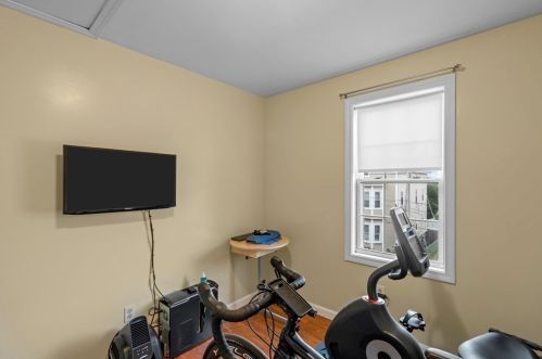 140 Grant St, Fall River MA 02721-1239 exterior