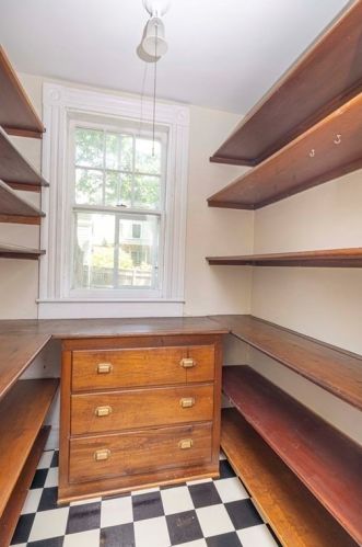 10 Hyde St, Newton MA 02461-1203 exterior