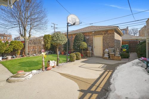 2111 Kenilworth Ave, Forest View IL 60402-1672 exterior