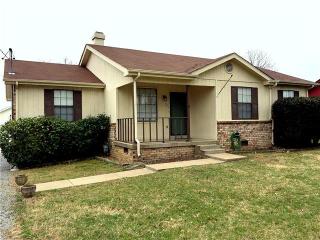 121 Rockwood Ter, Gallatin, TN 37066-4202