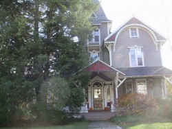 372 Cabot St, Newton, MA 02460-2252