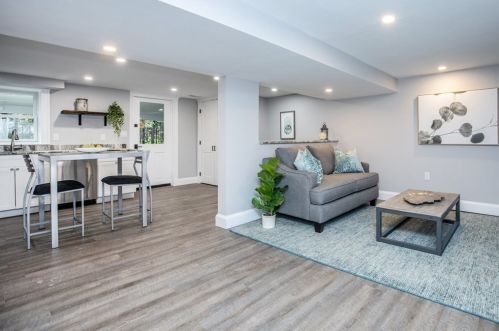 77 Hodge Rd, Arlington MA  02474-1933 exterior