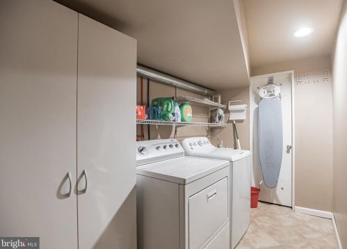 738 Chestnut Ave, West Deptford NJ 08097-1606 exterior