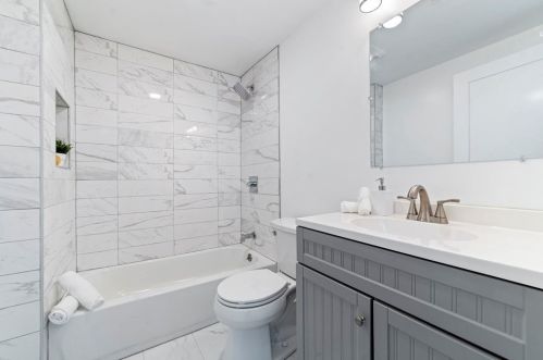 21 Beacon Pl, Chelsea MA  02150-1705 exterior