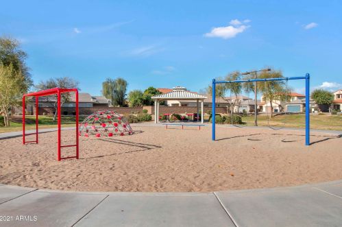 9118 Cypress St, Phoenix AZ 85003-1106 exterior