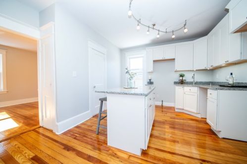 527 Oliver St, New Bedford MA  02745-1435 exterior