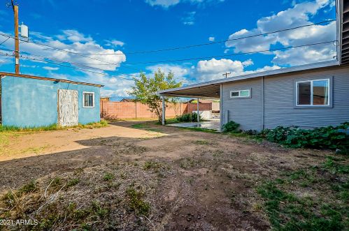 1817 38 Dr, Phoenix AZ 85053-5407 exterior